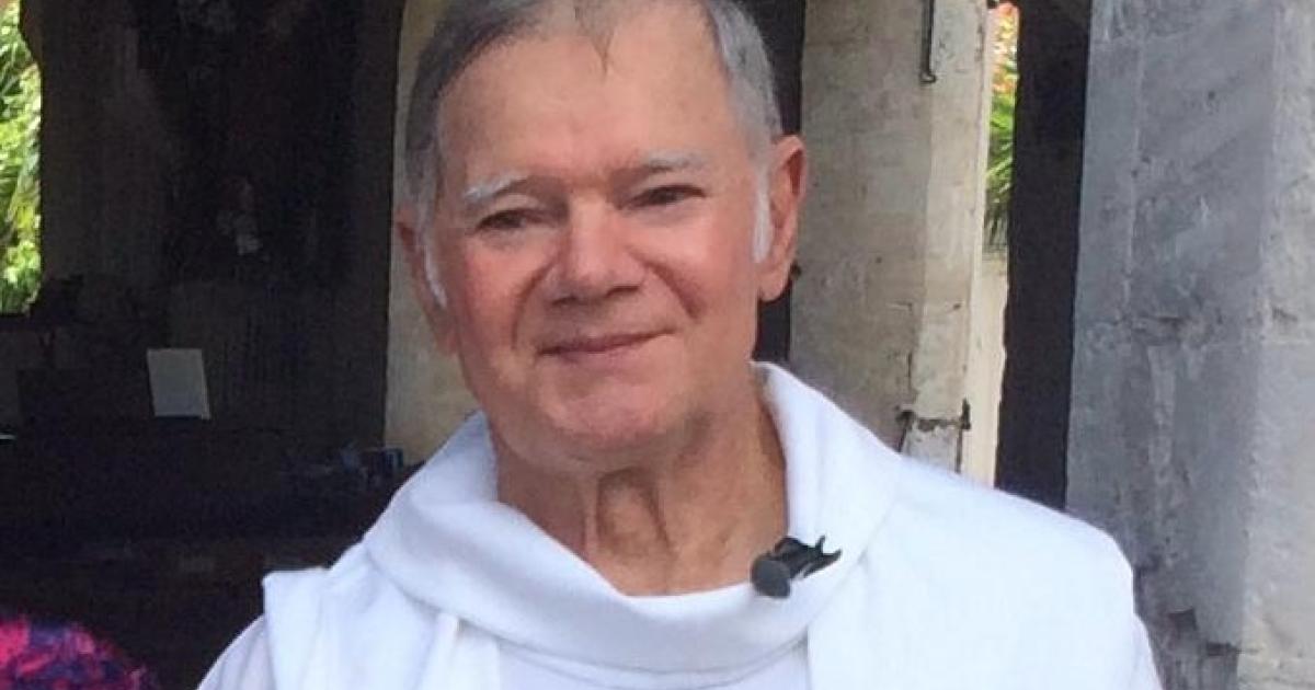     Décès du Père Robert Blanchard : Mgr Guiougou salue la mémoire d’un fidèle serviteur de l’Église

