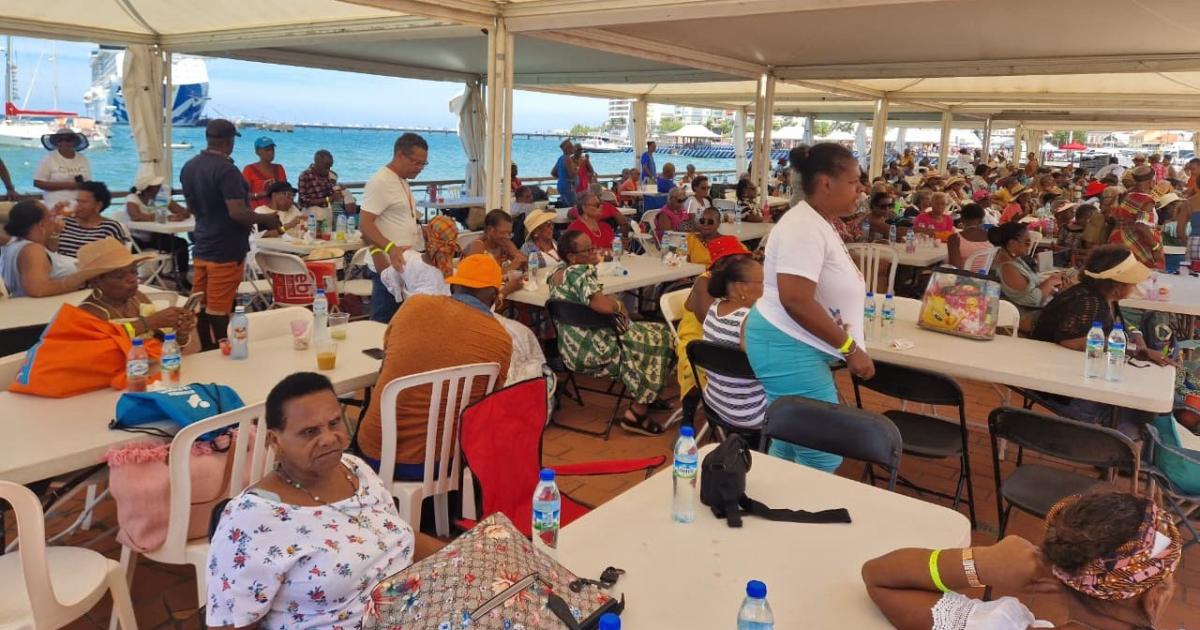     1 200 aînés réunis pour une journée de détente sur le Malecon à Fort-de-France

