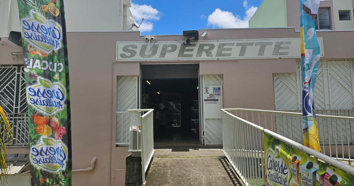     [SÉRIE 2/5] Les épiceries martiniquaises en difficulté : des horaires à rallonge pour compenser

