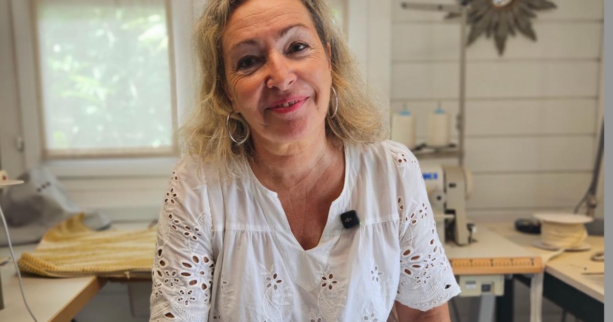     [PORTRAIT AUDIO / VIDEO] Béatrice Vandevoorde, une ex-journaliste reconvertie comme artisane tapissière

