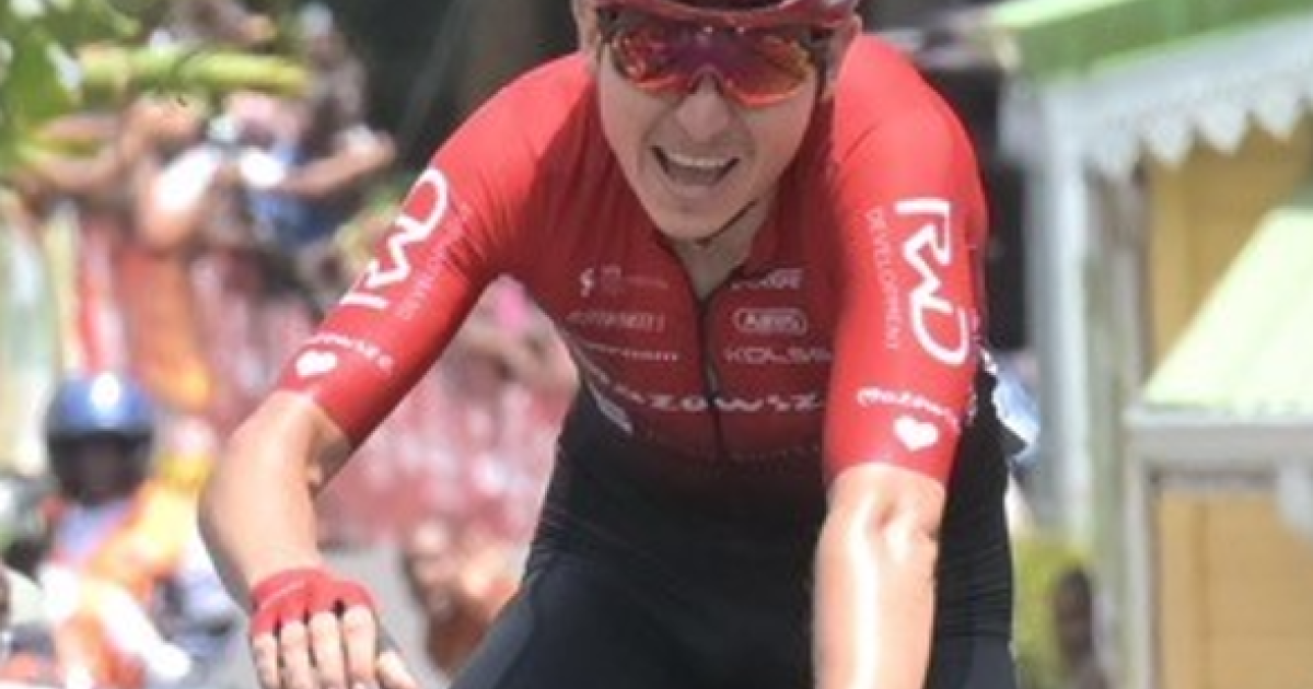     Tour cycliste de Guadeloupe 2025 : pannes, chutes, attaques, Jakub Kaczmarek s’impose au terme d’une étape animée

