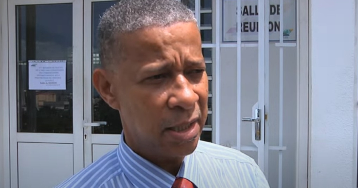     Accusation de viol sur mineur : Guy Losbar suspend Louis Galantine de ses délégations et responsabilités

