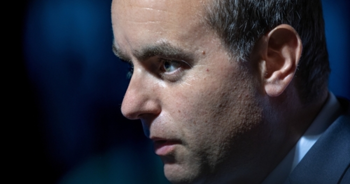     Lecornu écarte la dissolution, Macron promet un Premier ministre d'ici vendredi soir

