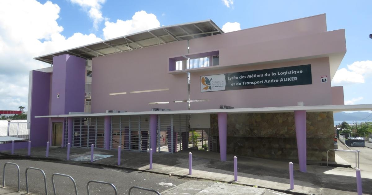     Mobilisation des élèves au lycée André Aliker à Fort-de-France

