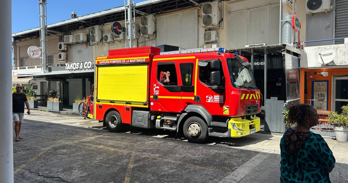     Incendie dans un local EDF au centre commercial de Bellevue à Fort-de-France

