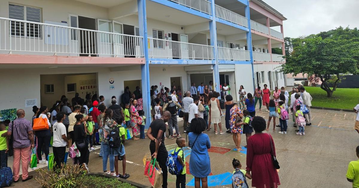     La rectrice d’académie, Nathalie Mons, en visite au Saint-Esprit pour la rentrée

