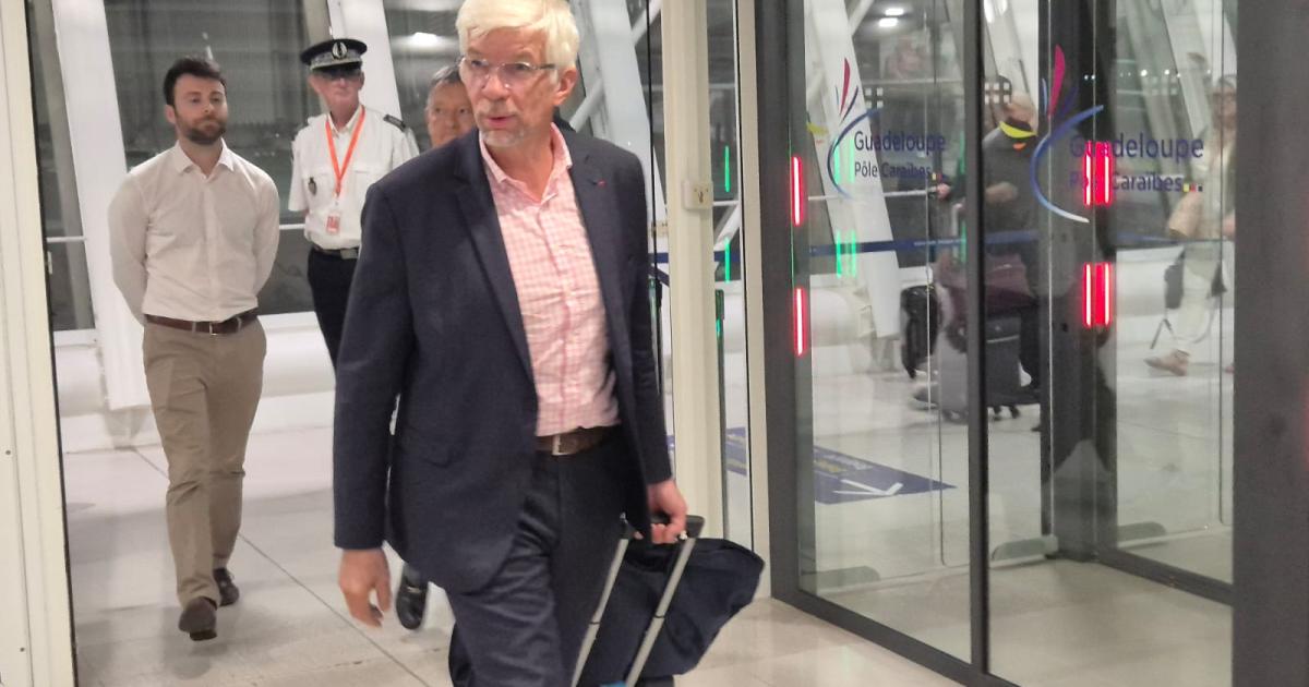     Thierry Devimeux, nouveau préfet de Guadeloupe prend ses fonctions

