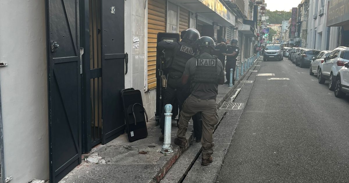     Prise d'otage en cours dans une bijouterie de Fort-de-France : le RAID mobilisé

