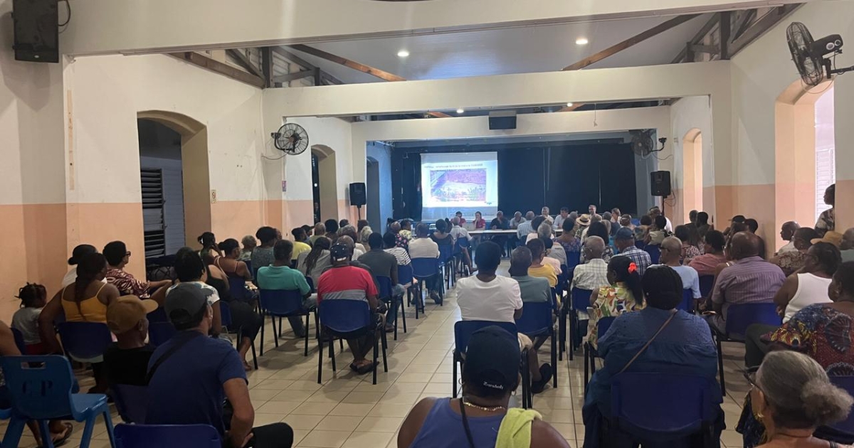     Au Prêcheur, une réunion publique pour rassurer les habitants des lahars

