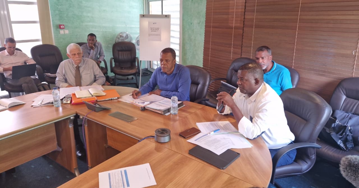     Régie unique de l'eau et fin des voitures de fonction : les mesures phares du conseil syndical du SMGEAG

