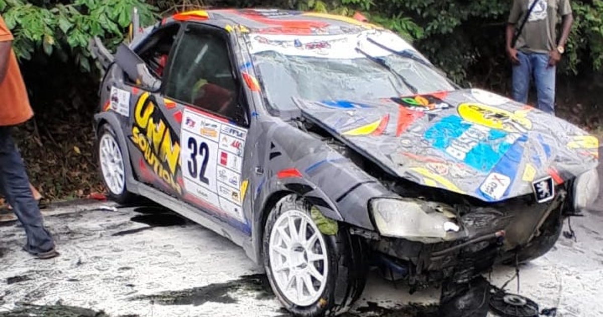     Spectaculaire sortie de route lors de la course de côte régionale du François

