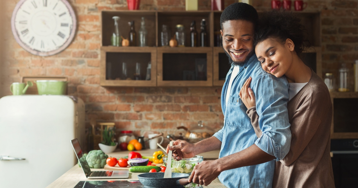     Les « écoles de maris », un modèle pour repenser la place des hommes dans la société

