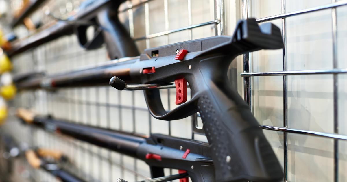     Un coup de flèche de harpon fatal scelle un différend entre deux hommes

