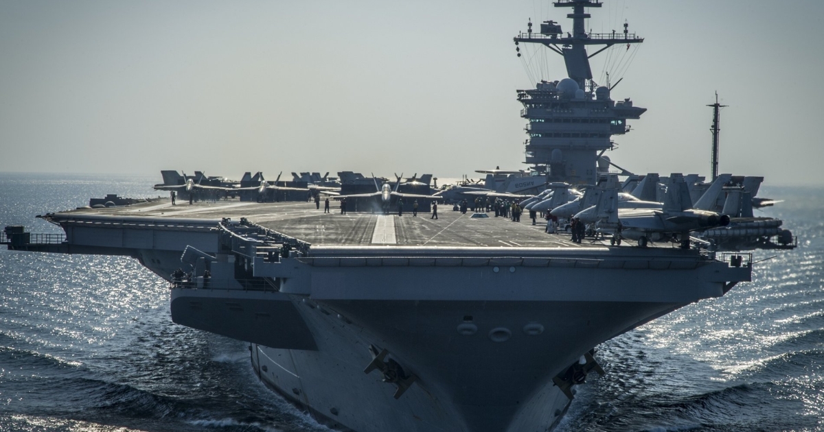     Les États-Unis déploient un porte-avions dans les Caraïbes

