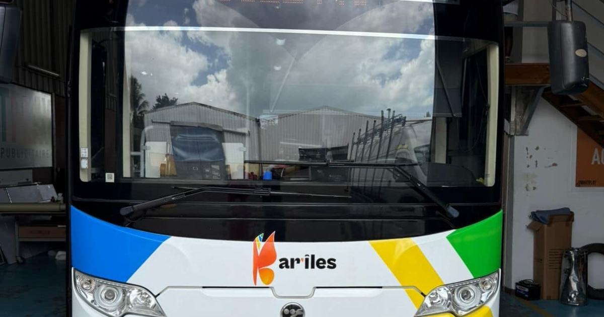     Tempête Jerry : le réseau régional de bus Karîles est à l'arrêt

