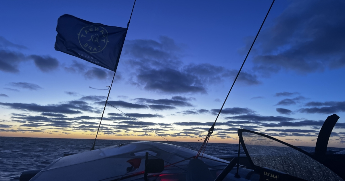     Transat Café l'OR : 24 heures de navigation et une course déjà animée

