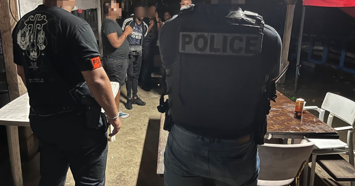     [Vidéo] En patrouille avec la brigade anticriminalité aux Terres-Sainville à Fort-de-France

