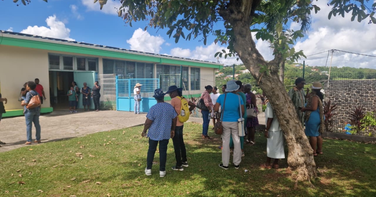     Montagne Pelée : le Saint-Esprit prêt à accueillir les habitants du Macouba en cas d’éruption

