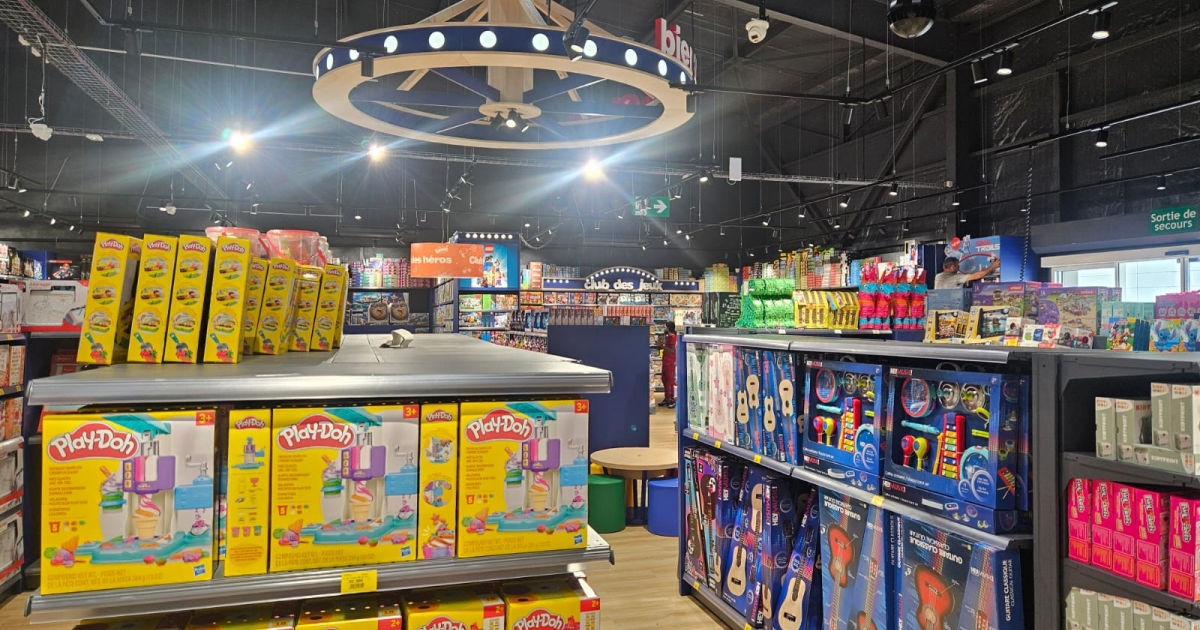     [EN IMAGES] Un an après avoir été totalement incendié, le magasin Joué Club Ducos a rouvert ses portes

