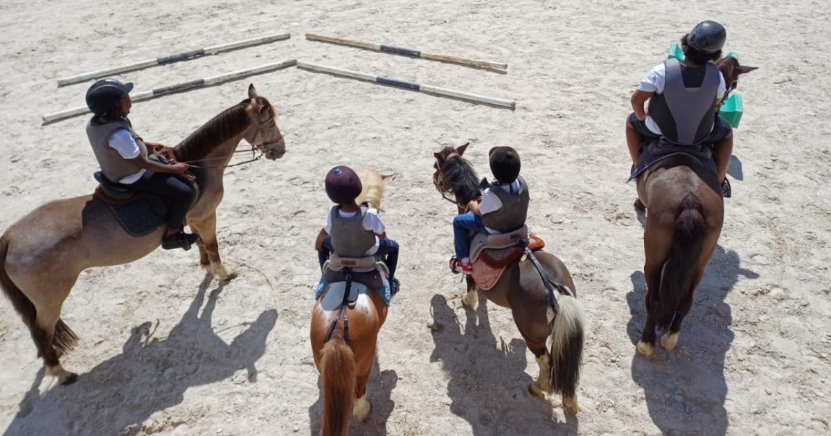     Octobre Rose : des enfants malades profitent d’une matinée d’équitation avec Eki Pink

