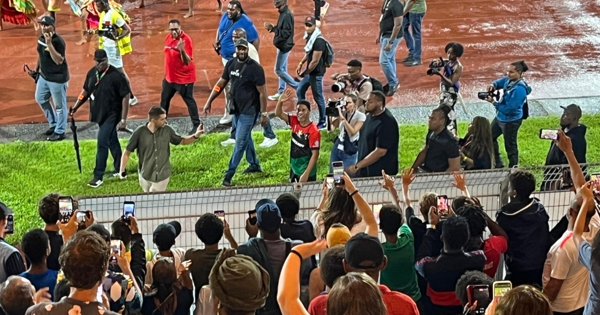     Ronaldinho en Martinique : les organisateurs évoquent des « abus » et des « vols » pour justifier son départ précipité

