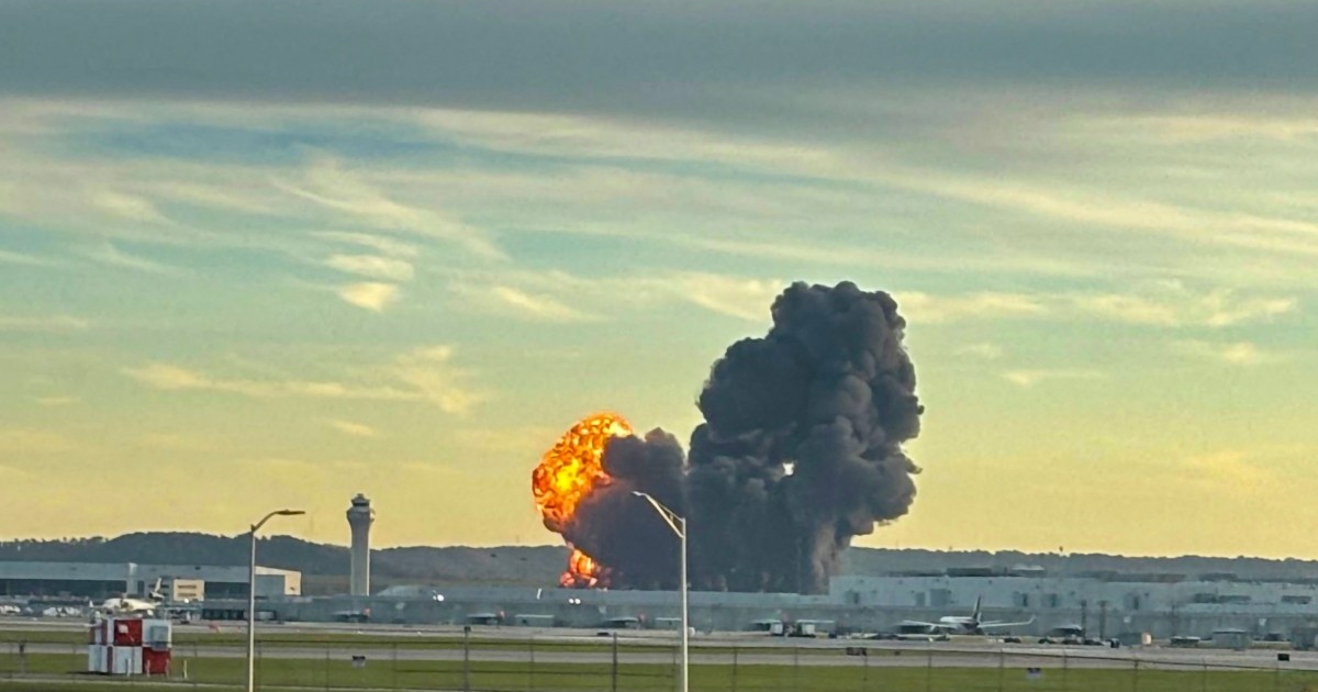     Au moins sept morts dans l'accident d'un avion-cargo aux États-Unis

