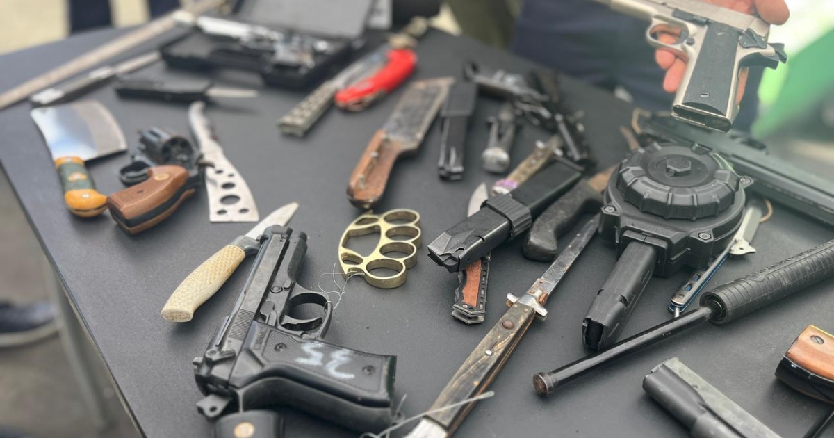     [Série 2/5] Trafic d’armes en Guadeloupe : "il y a cette facilité à tirer sur les gens", le regard d'un criminel repenti

