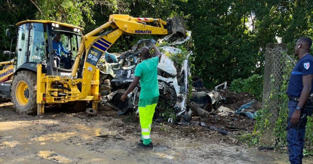     18 épaves enlevées à Petit-Bourg lors d’une opération de propreté 

