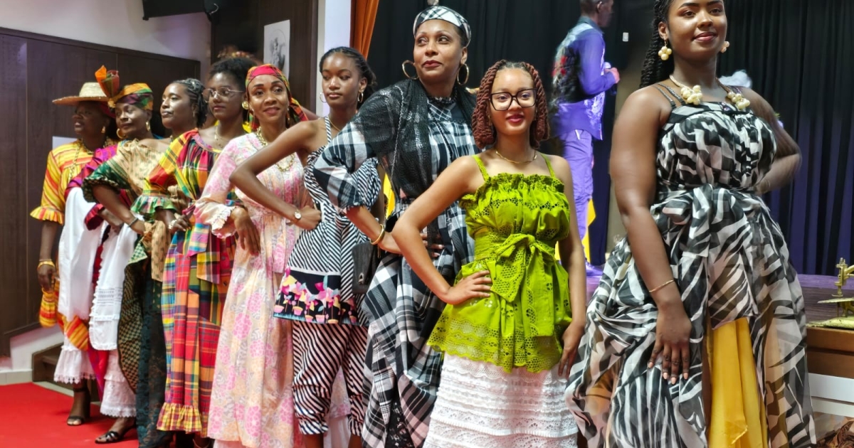     La robe traditionnelle créole à l’honneur lors d’un défilé intergénérationnel à Trois-Rivières

