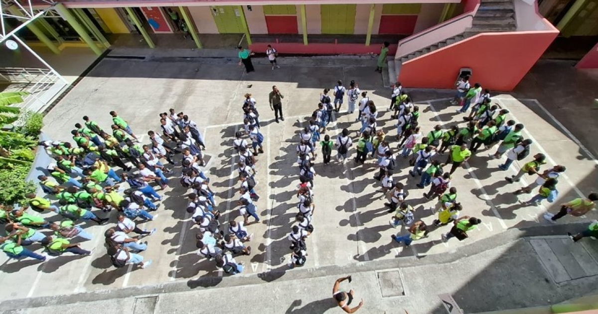     Lutte contre le harcèlement scolaire : le collège Aurélie Lambourde montre l’exemple

