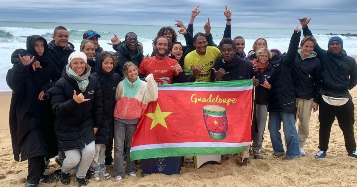     Championnats de France : pluie de médailles pour les surfeurs guadeloupéens à Hossegor

