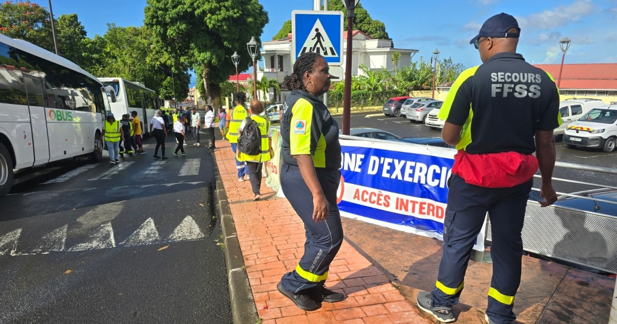     [EN IMAGES] L’éruption de la Soufrière simulée : exercice d’évacuation grandeur nature à Saint-Claude

