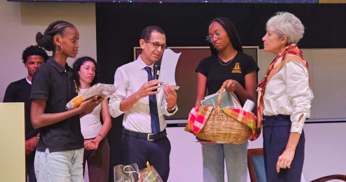     « Osez la science ! » Claudie Haigneré encourage la jeunesse à viser les étoiles

