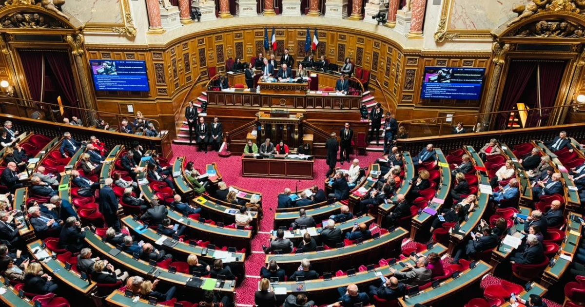     Une prime « régalienne » pour les maires adoptée au Sénat dans un climat de critiques

