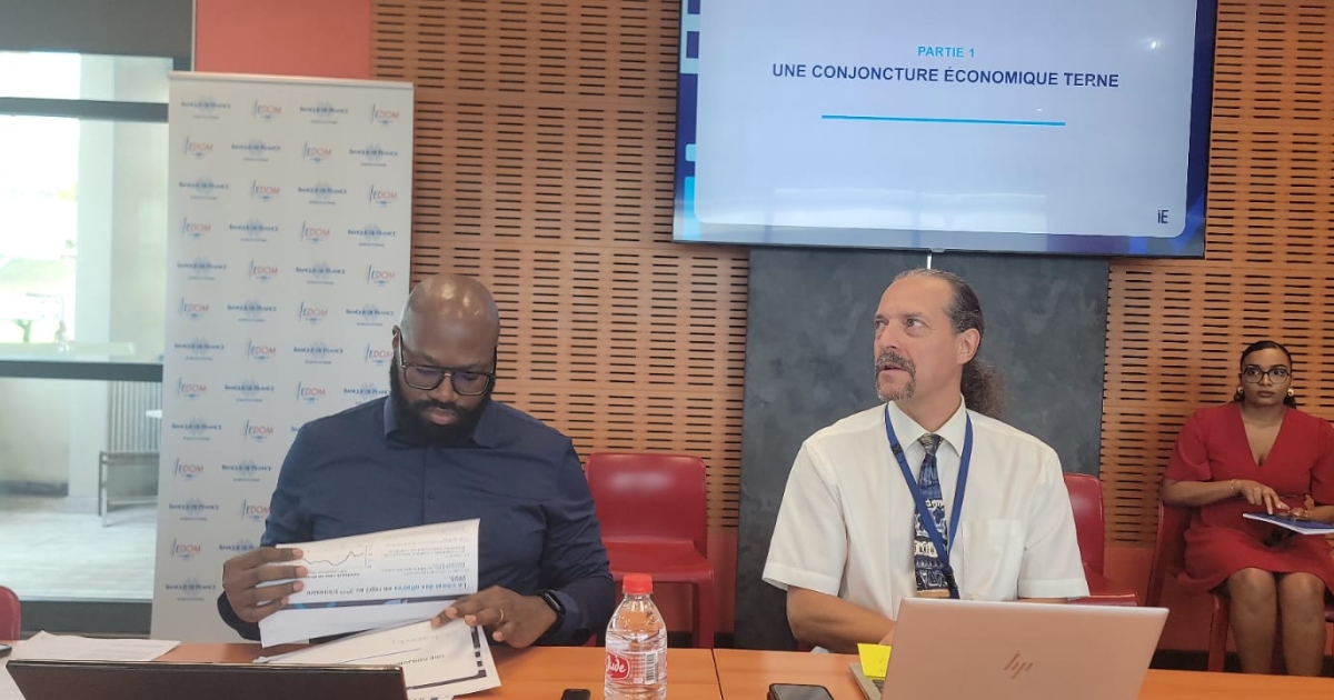     Le tourisme et le commerce piliers d'une économie en difficulté au 3e trimestre

