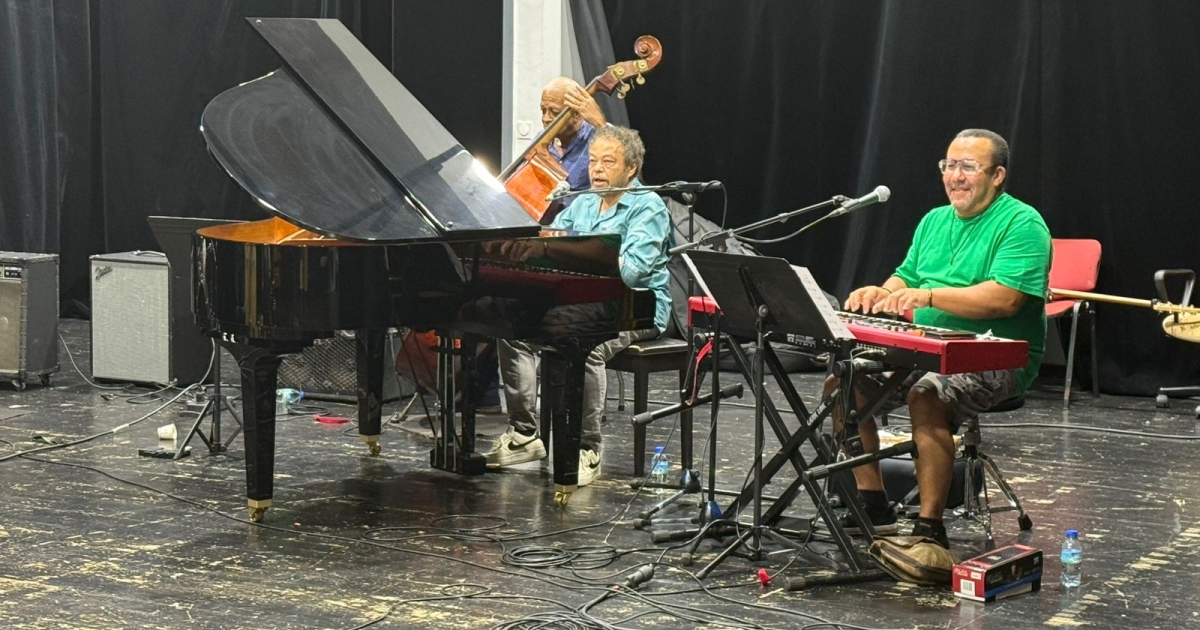     [VIDEO] Avec « la Fleur et l’Oiseau », Tropiques Atrium rend hommage à Marius Cultier

