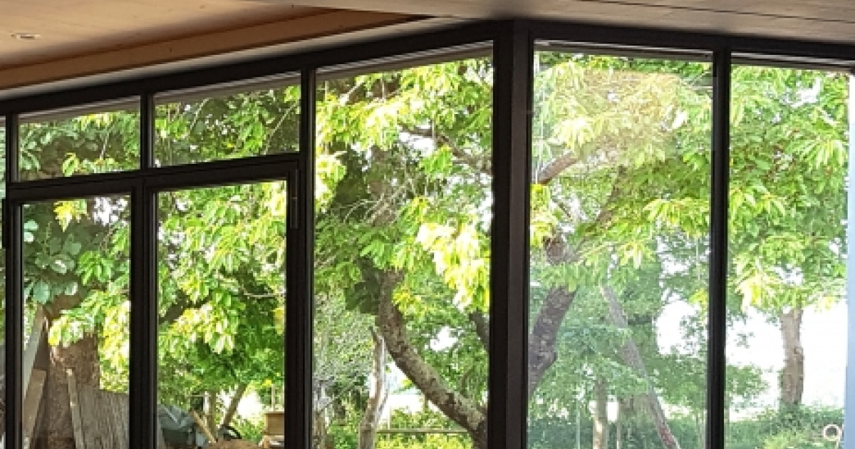     Un enfant succombe après un accident domestique aux Abymes

