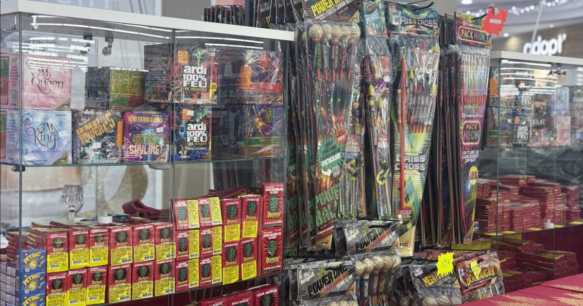     Un stand de vente de pétards et d’artifices de divertissement, fermé par les forces de l’ordre


