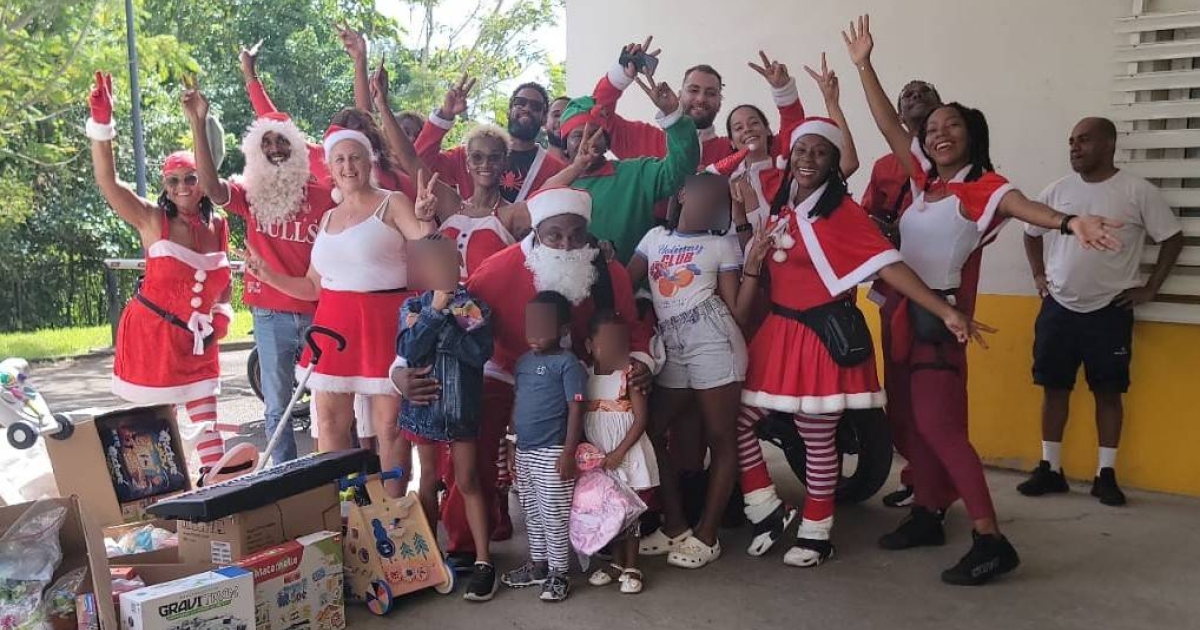     Les Gwada Bikers Queens offrent des cadeaux de Noël aux enfants hospitalisés

