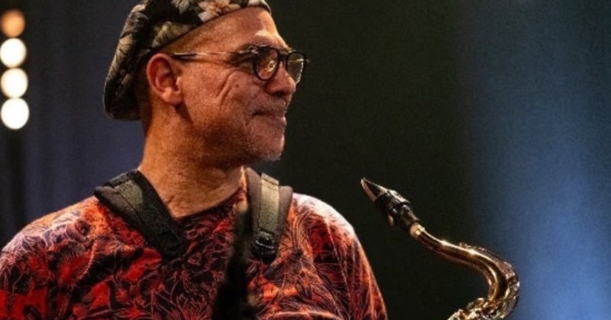     Le Guadeloupéen Jacques Schwarz-Bart élu saxophoniste français de l’année 2025

