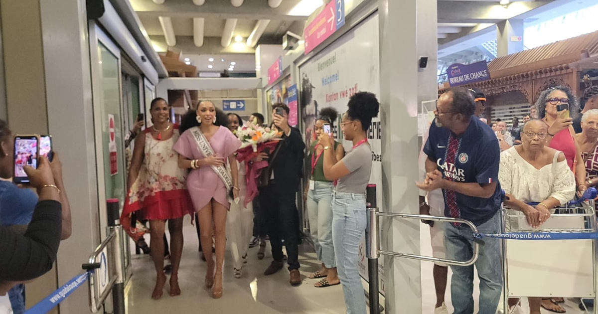     Après Miss Universe 2025, Ophély Mézino accueillie en fanfare à l’aéroport Maryse Condé


