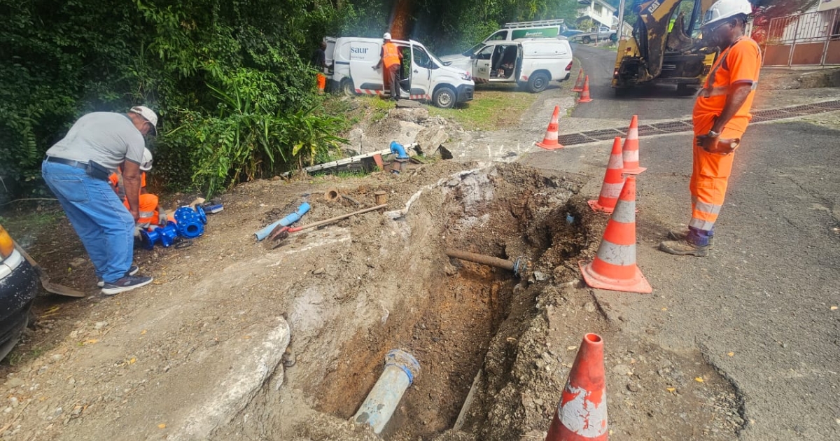     Les équipes d’Odyssi réalisent la dernière phase des travaux de raccordement à Schoelcher

