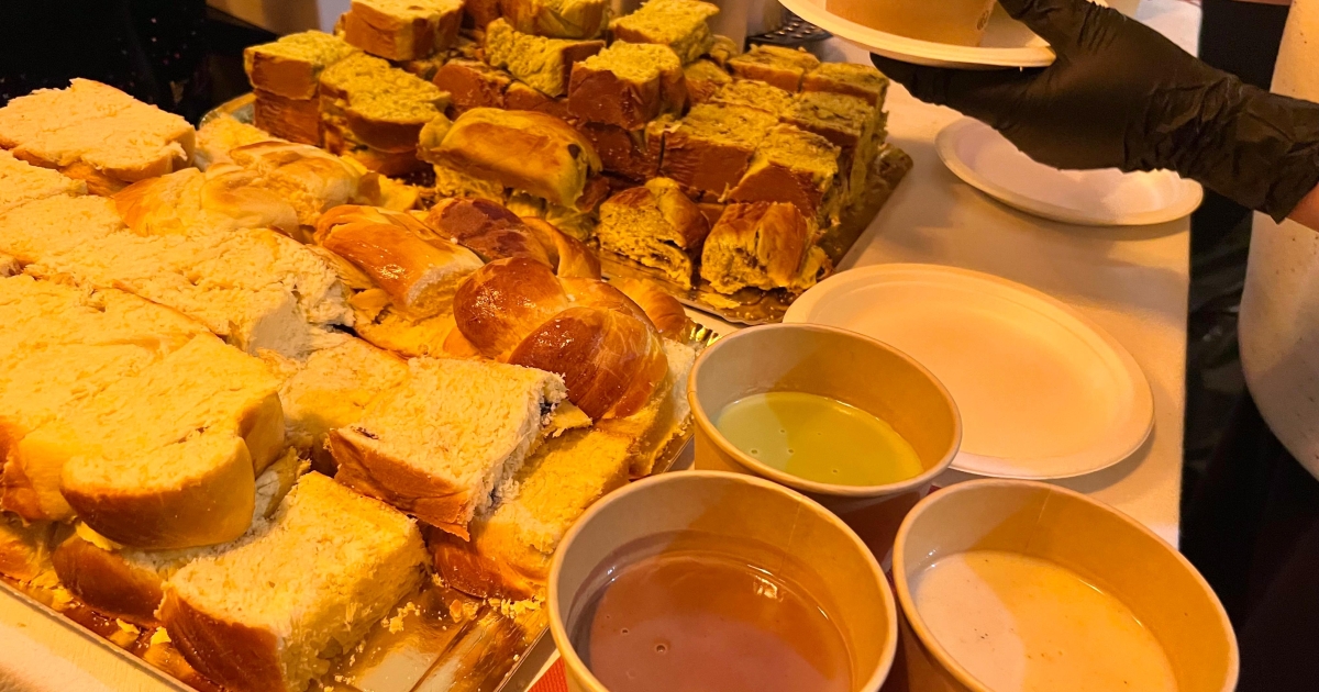     [VIDEO] En banlieue parisienne, Didi Bokit organise une battle “chodo vs chocolat communion”

