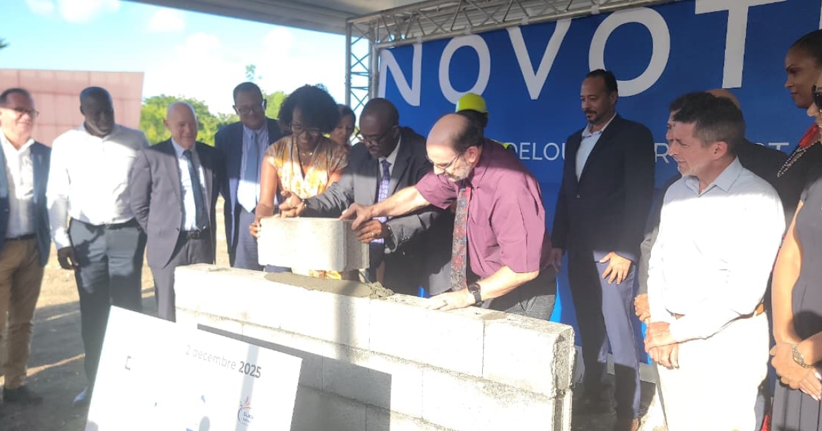     La pose de la première pierre du Novotel marque le début d'un programme de développement hôteliers pour Caraïbes Invest

