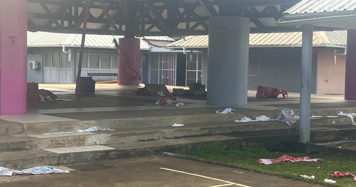     [EN IMAGES] Mauvaise surprise pour les enseignants de Grand-Camp, le collège a été vandalisé

