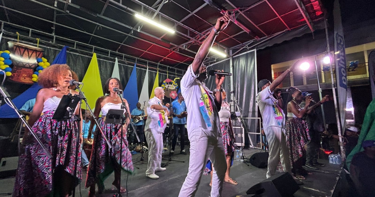     [EN IMAGES] Chanté Nwel RCI : Cactus Cho a mis l'ambiance jusqu'au bout de la nuit

