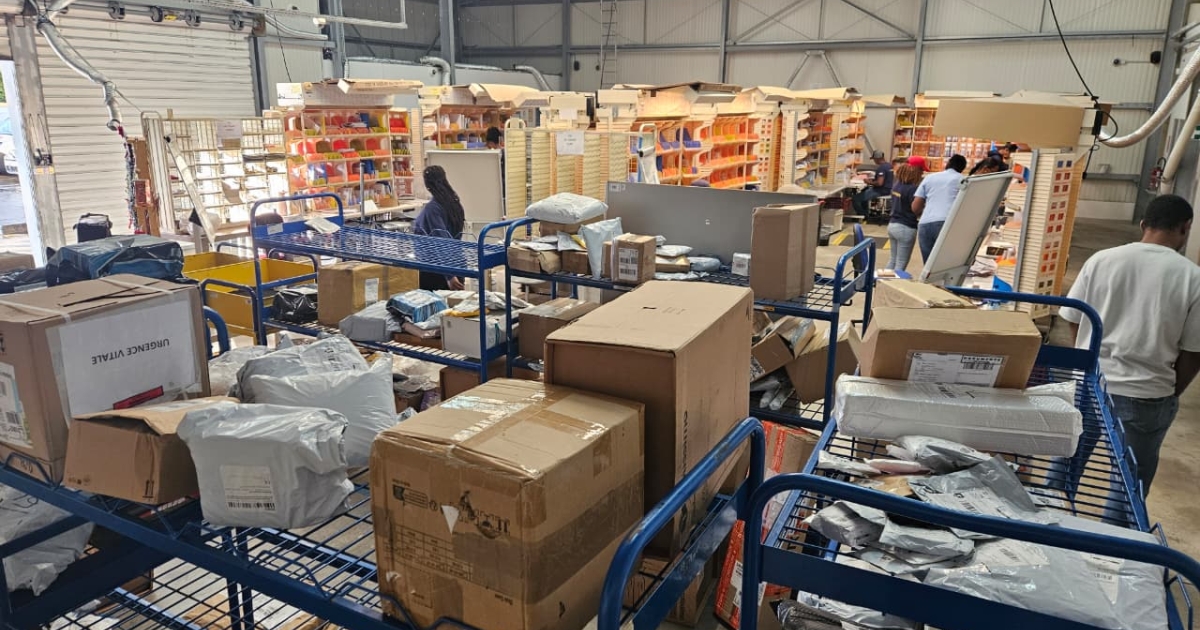     [EN IMAGES] À La Poste, dernière ligne droite pour l’envoi des colis avant Noël

