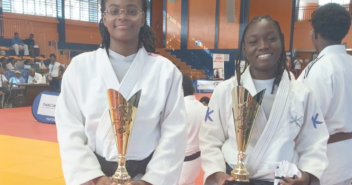     Jujitsu : Hanaé Héron et Elorie Jean-Louis remportent la médaille d’or au tournoi international Antilles-Guyane

