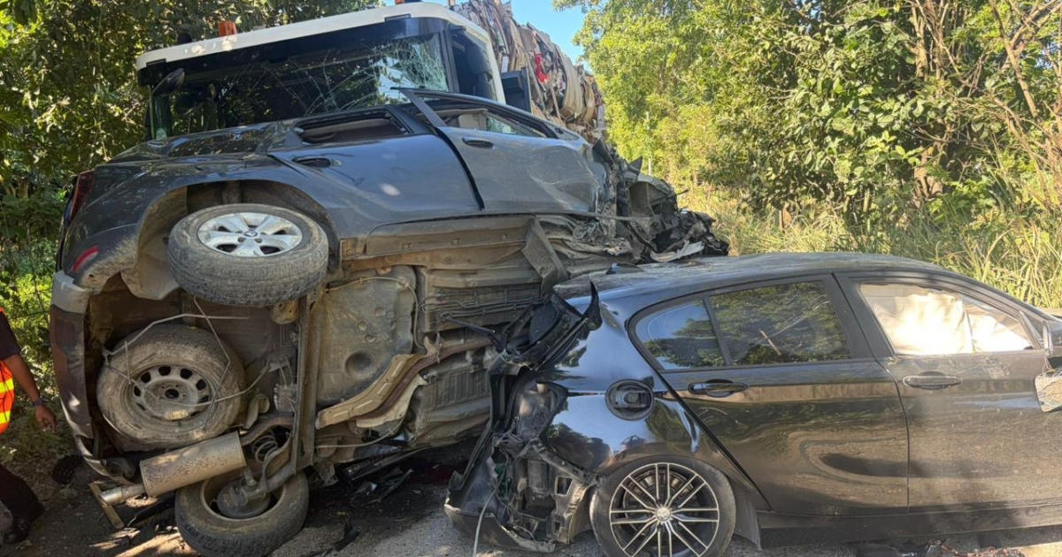     Accident aux Abymes : un homme en arrêt cardiaque est coincé entre un poids lourd et une voiture 

