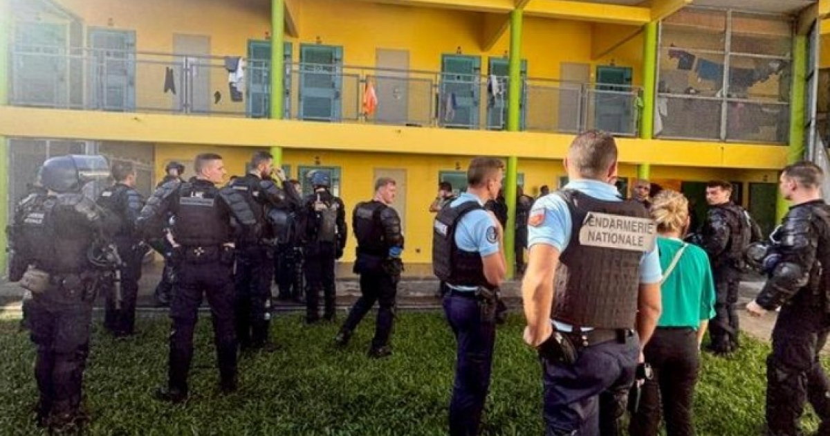     36 téléphones et des stupéfiants retrouvés lors d'une fouille des cellules à Fonds Sarail

